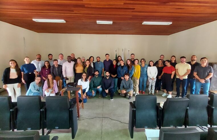 Secretaria de Desenvolvimento apresenta estrutura e funcionamento a estudantes da UFV