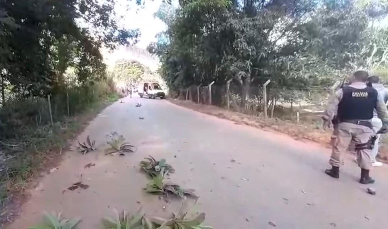 Motociclista fica gravemente ferido em colisão com ônibus entre Teixeiras e Pedra do Anta