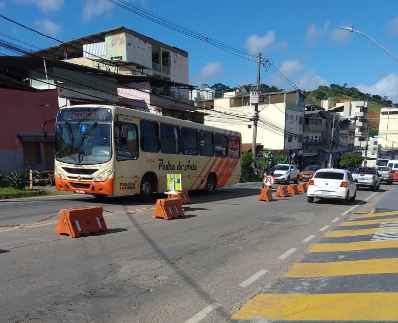 Motoristas criticam mudança no trânsito da Castello Branco em Viçosa; Prefeitura Responde