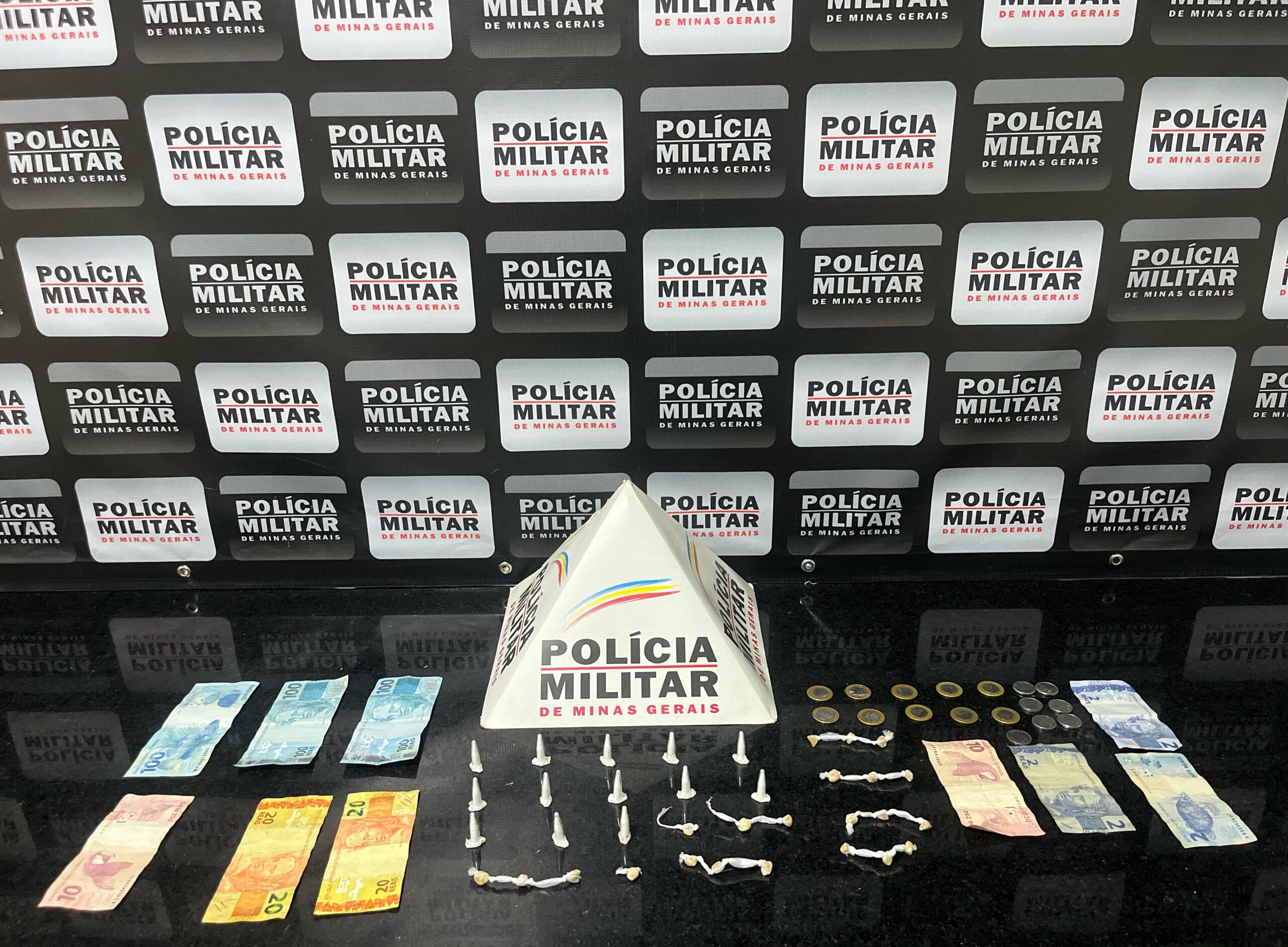 Mulheres são presas por tráfico de drogas em Ponte Nova
