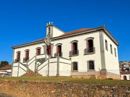 Câmara Municipal de Mariana abre concurso público com vagas para cargos efetivos