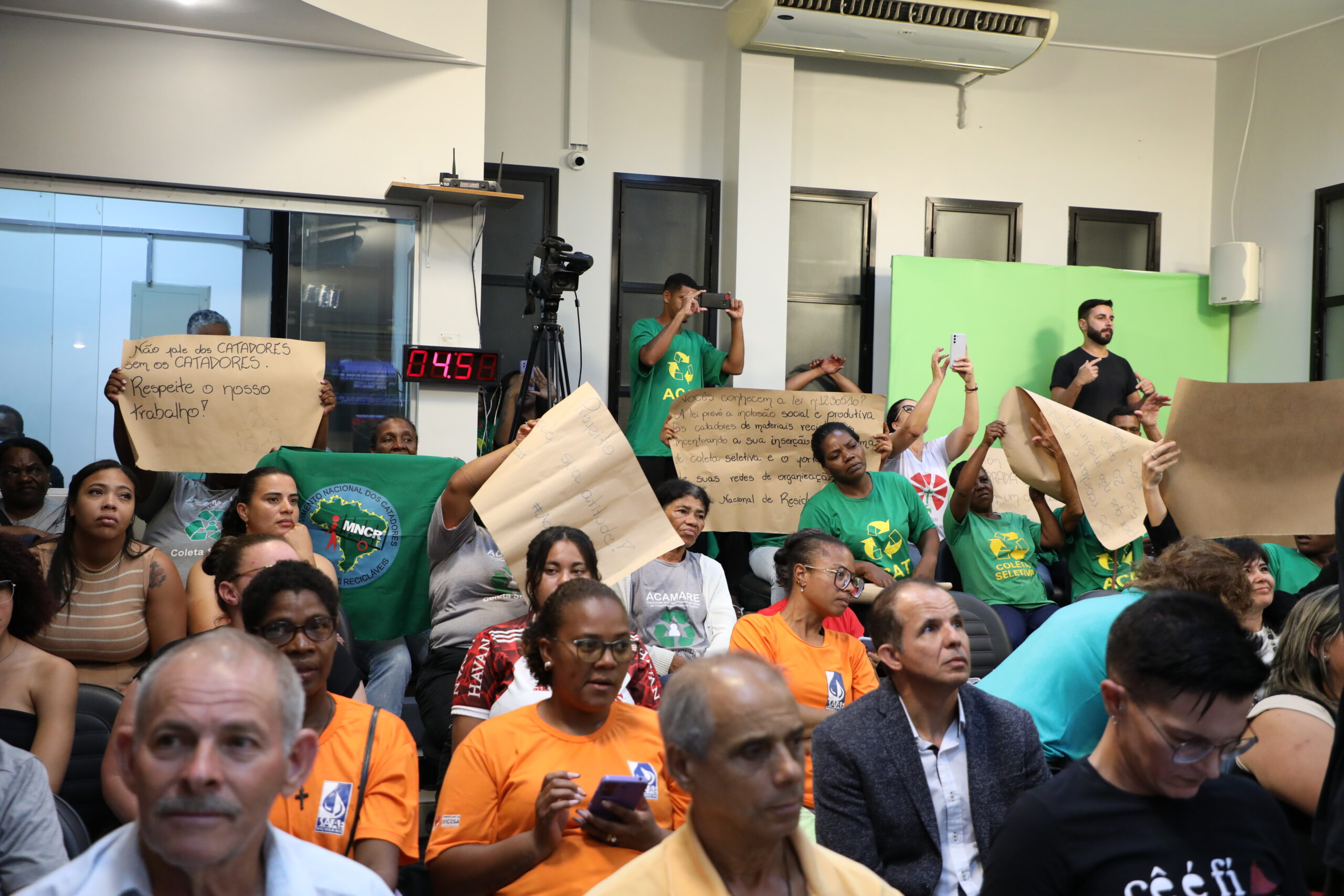 Debate na Câmara de Viçosa foca em terceirização da limpeza urbana