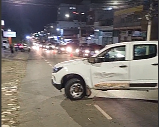 Motociclista fica ferido após colisão com carro, em Viçosa