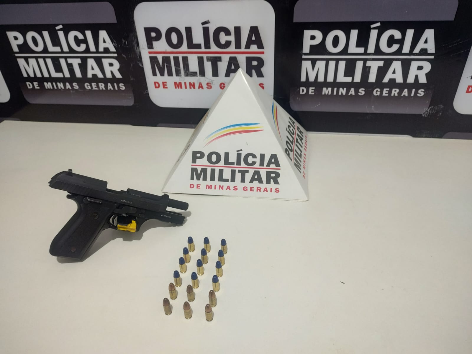 Homem é preso com arma de fogo e munições, em cidade da região