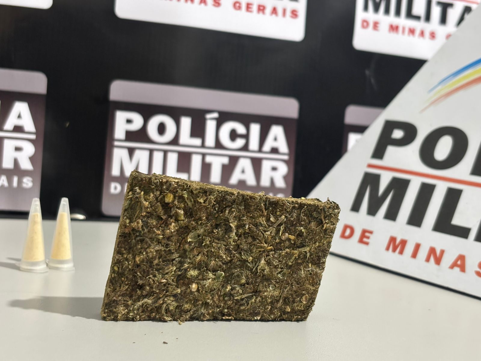 PM prende homem por tráfico de drogas no centro de Tocantins
