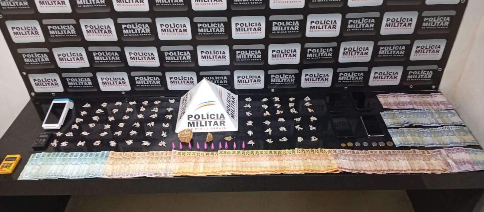 PM prende homem e apreende drogas em Ponte Nova