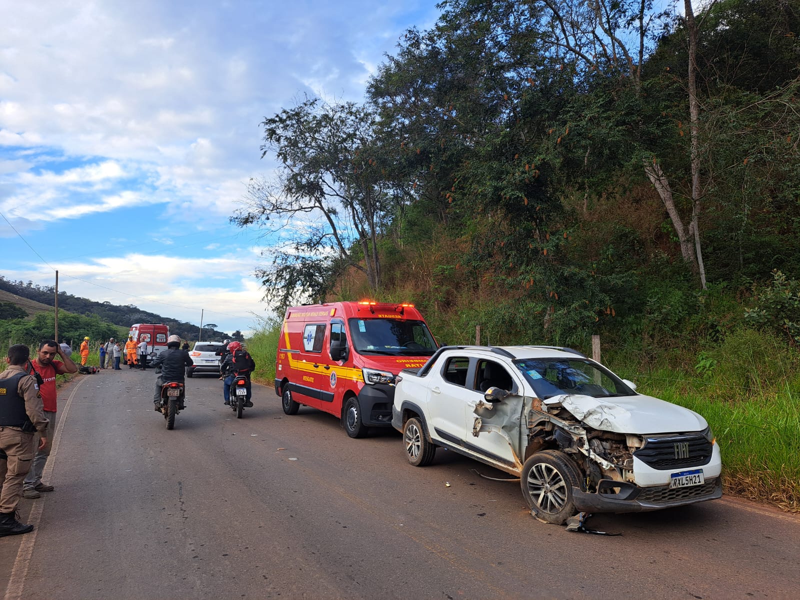 Homem morre após colisão entre carro e moto na rodovia que liga Teixeiras a Pedra do Anta