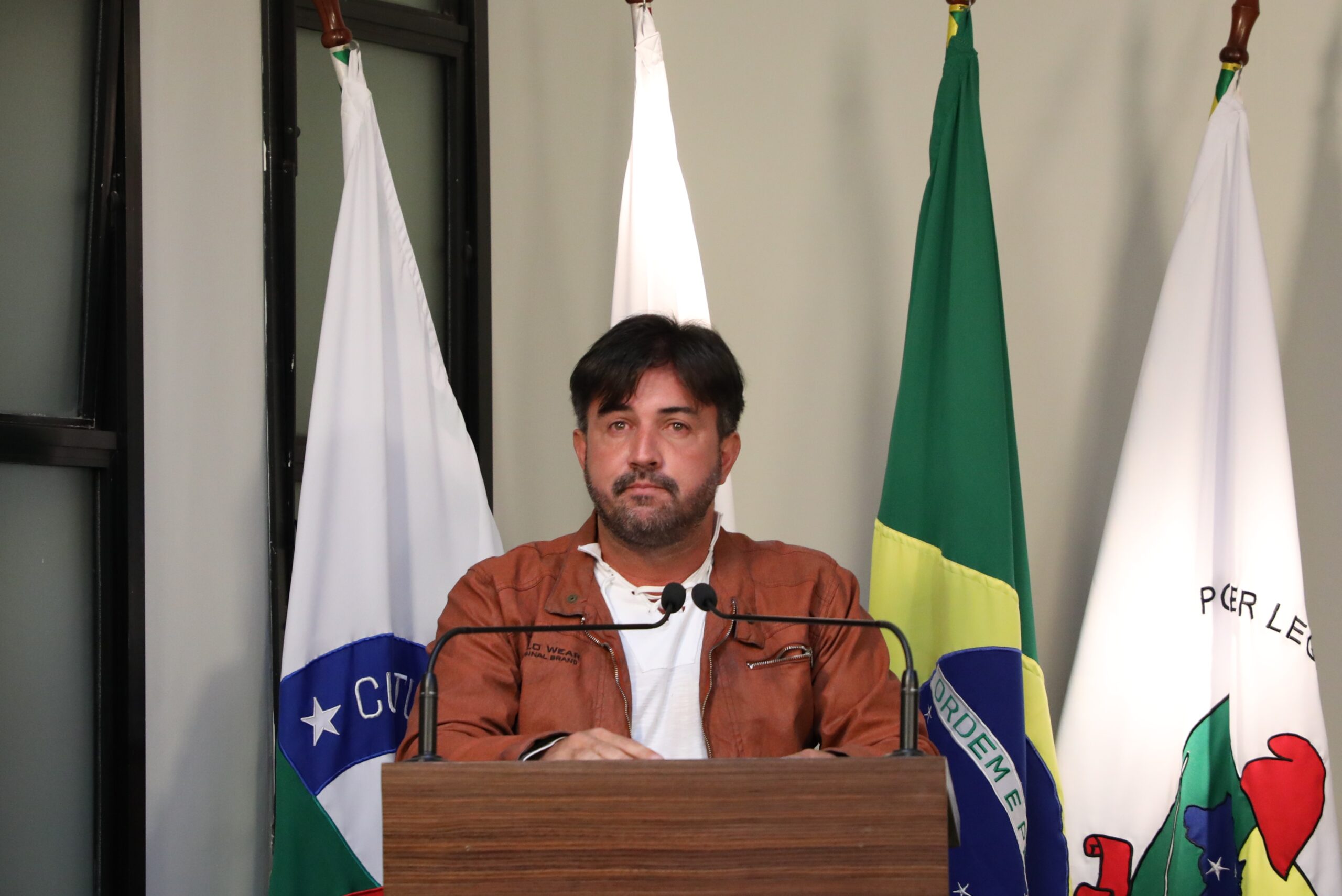 Câmara de Viçosa aprova selo “Autista a Bordo” para veículos