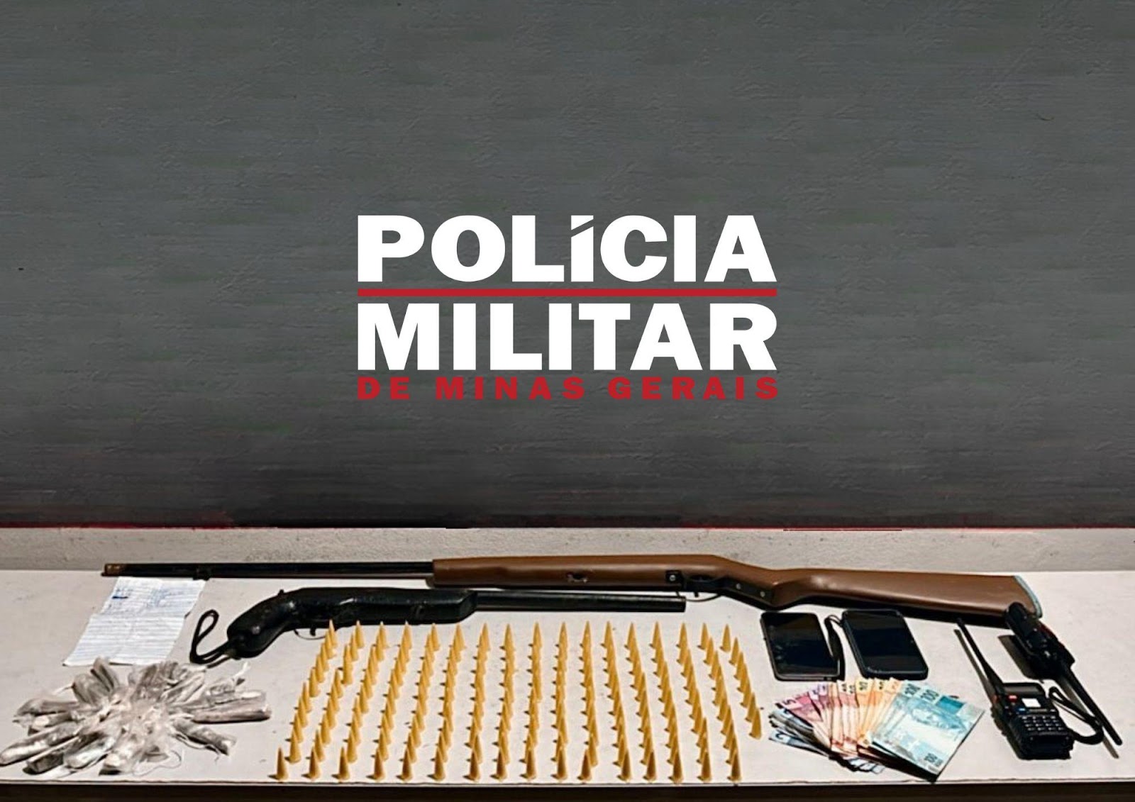 Ubá: PM prende autores por tráfico de drogas e corrupção de menor