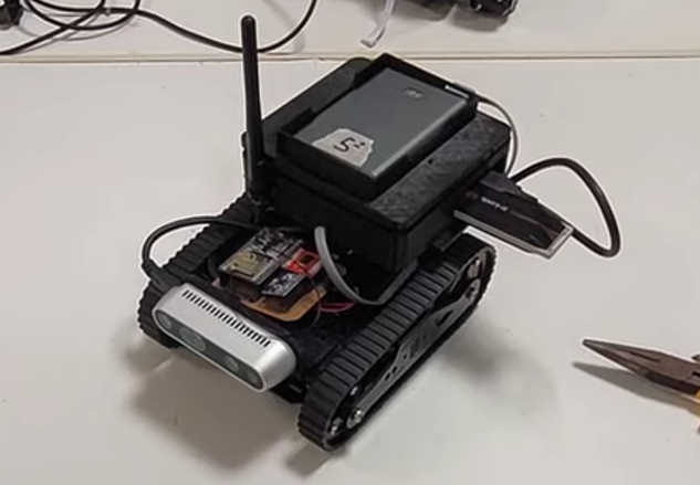 Em parceria com a Receita Federal, projeto da UFV desenvolve robô educacional guiado por TV-Box descaracterizada