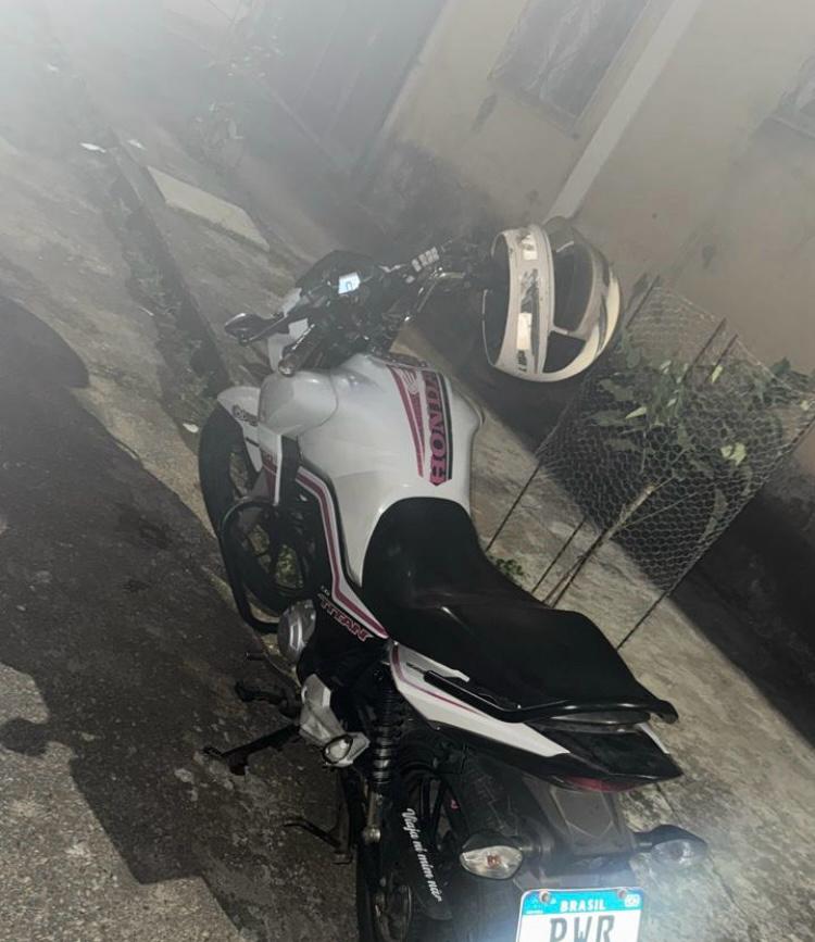 PM recupera motocicleta furtada, em Viçosa