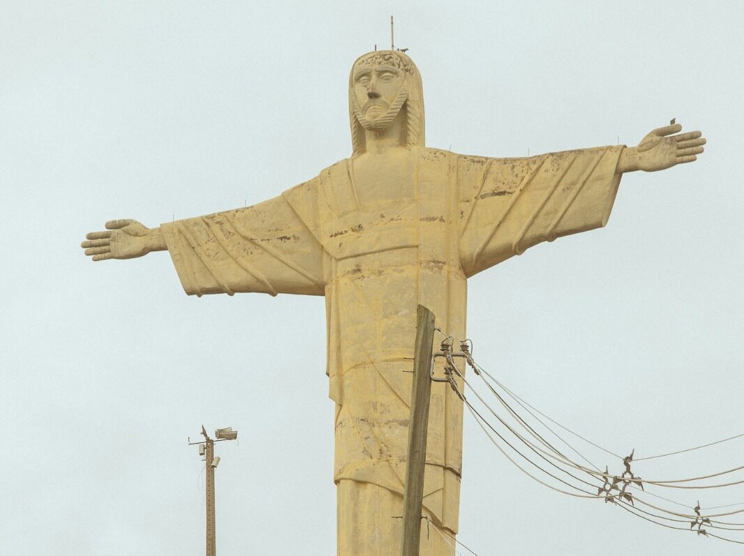 Estátua do Cristo Redentor de Viçosa segue interditada por risco estrutural