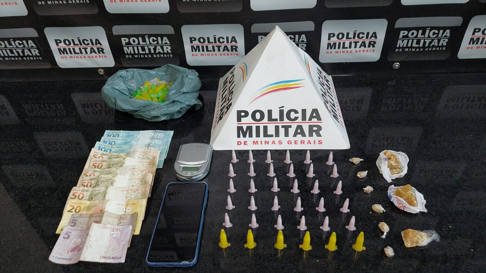 PM prende homem por tráfico de drogas, em Ponte Nova