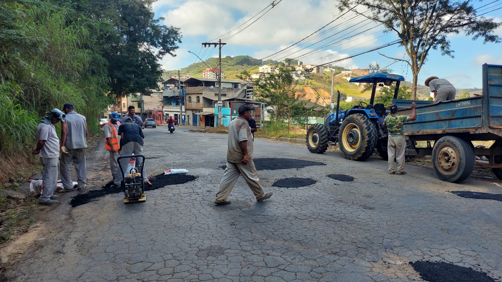 Prefeitura de Viçosa intensifica operação tapa-buracos em vias asfaltadas da cidade