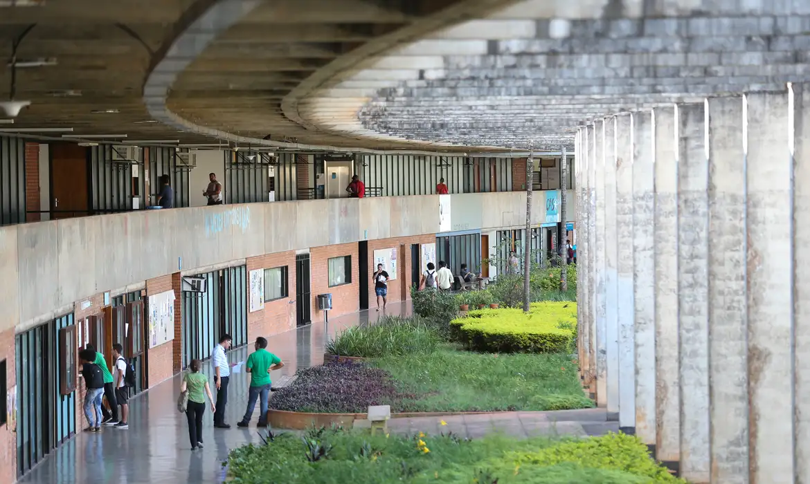 Provas do Enade 2025: Calendário definido para avaliação de cursos de graduação