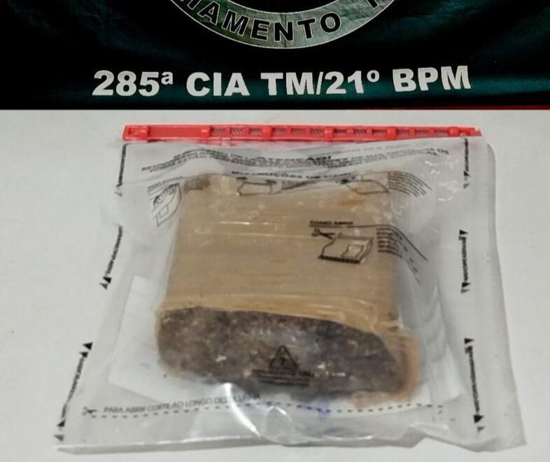 Adolescente é apreendido por tráfico de drogas, em Ubá