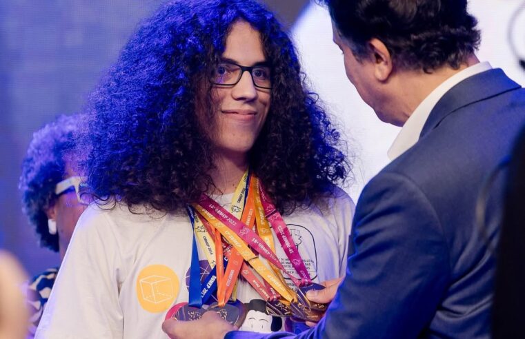 Ex-aluno do CAp-Coluni conquista medalha de ouro na OBMEP