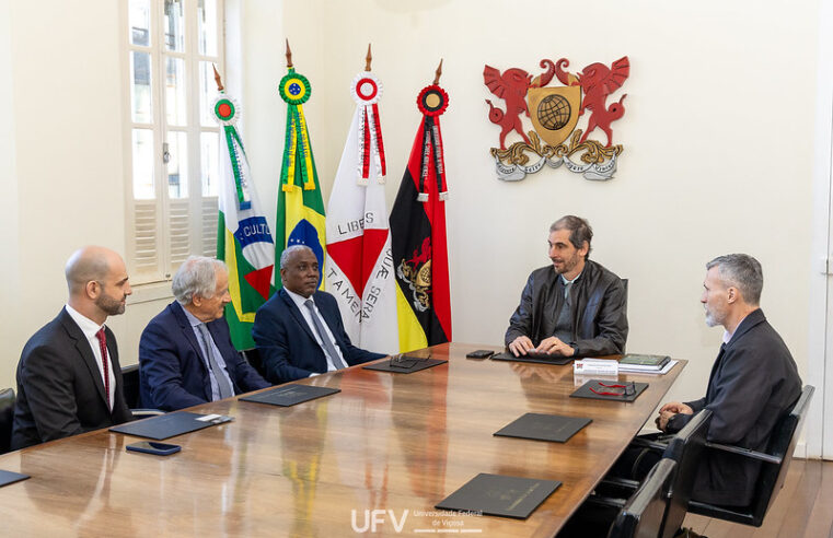 UFV recebe embaixador do Sudão e firma acordo para cooperação internacional