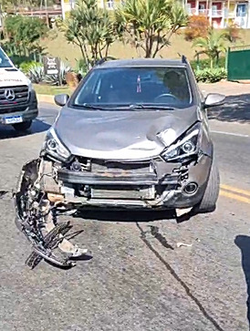 Colisão entre carro e moto acontece no bairro João Braz, em Viçosa