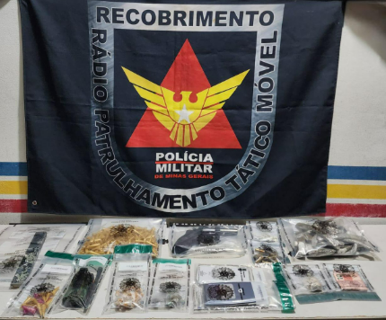Adolescente é apreendido por tráfico e posse de arma, em Ubá