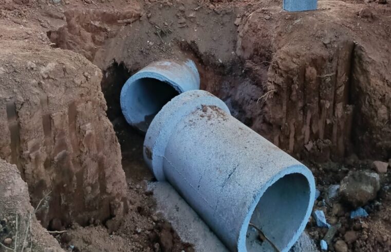 Prefeitura inicia preparação para calçamento da estrada do Zig-Zag