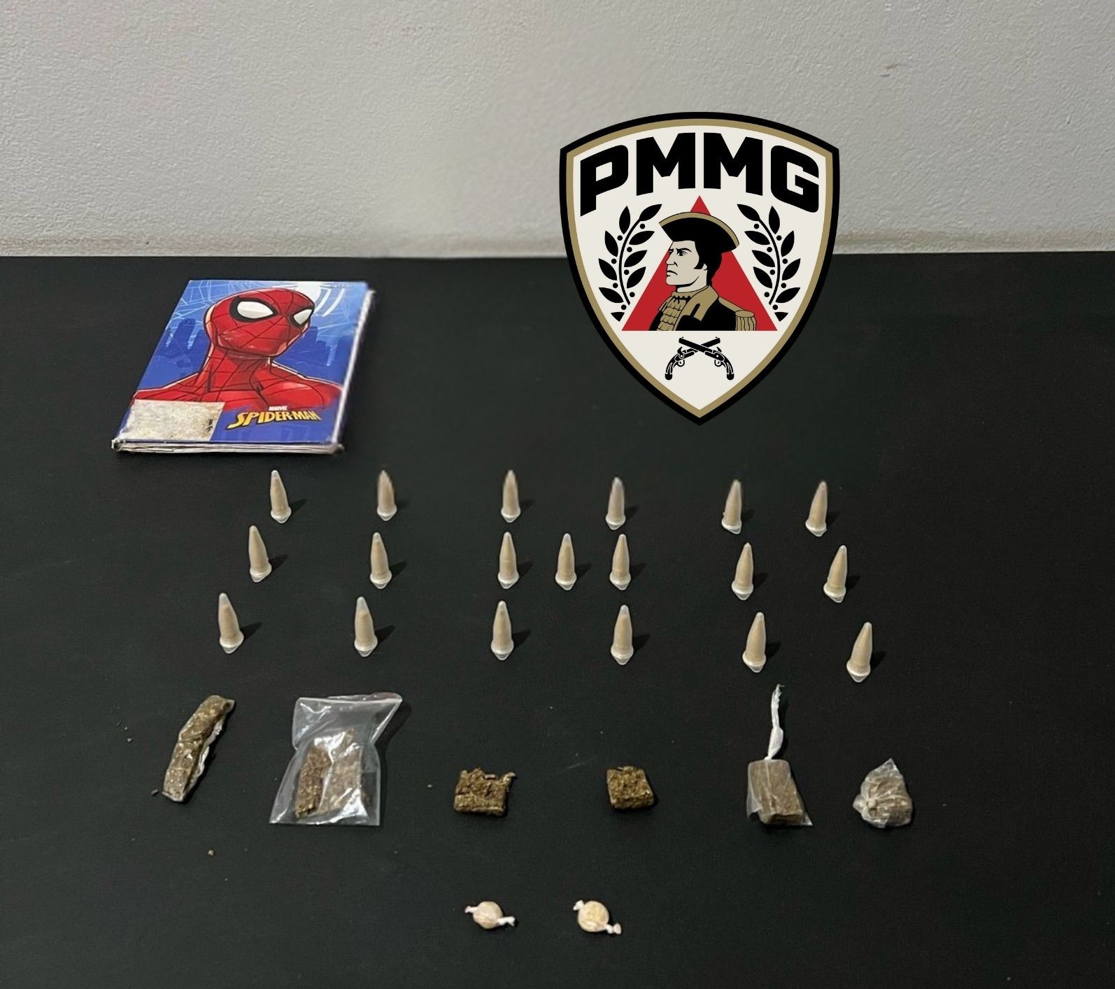 PM prende homem por tráfico de drogas em casa abandonada em VRB