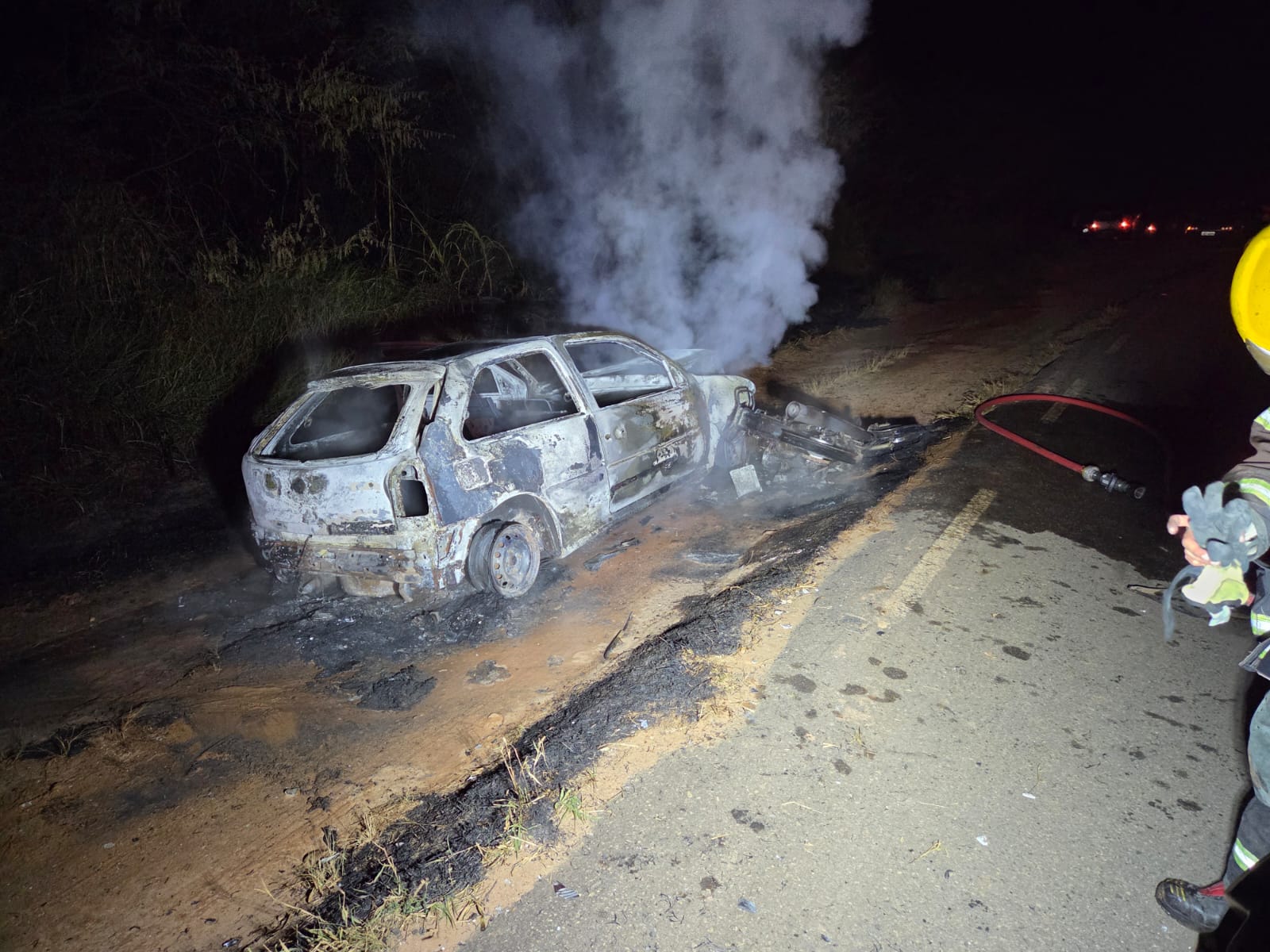 Acidente na MGC-482: Motocicleta e Carro pegam fogo em Viçosa