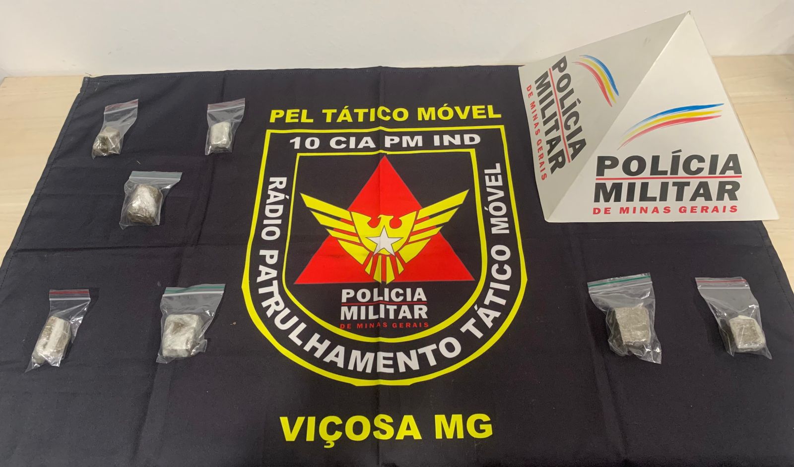 PM apreende drogas e moto após fuga em Viçosa