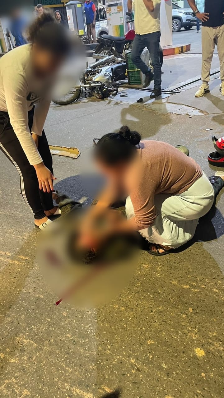 Motociclista fica gravemente ferido ao sofrer acidente na rua dos Passos, em Viçosa