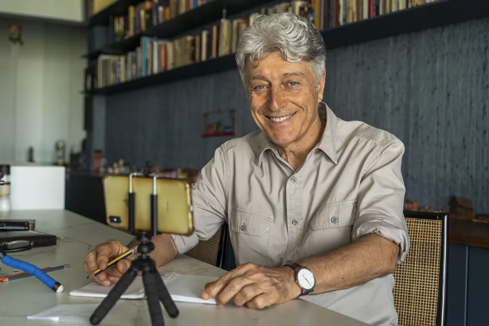 Caco Barcellos realiza palestra na UFV, em agosto