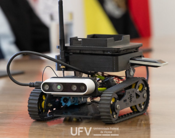 UFV e Receita Federal reaproveitam materiais apreendidos para criação de robôs educacionais