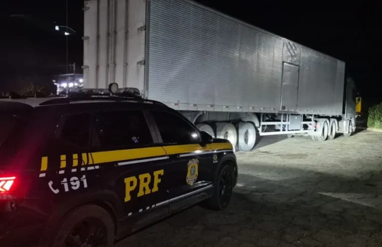 PRF intercepta carreta por ultrapassagem proibida na BR-116 entre Miradouro e Muriaé