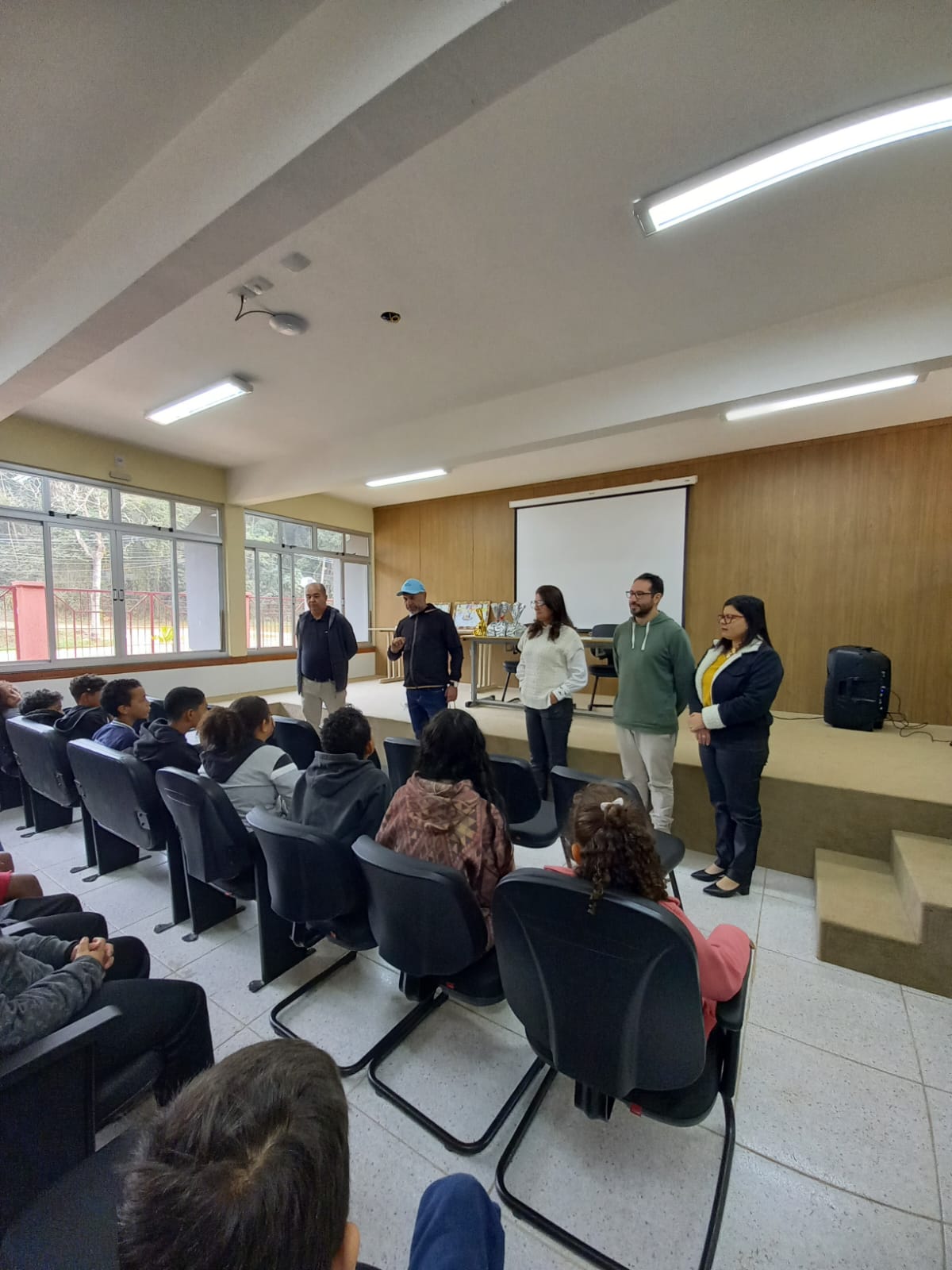 Diretor da Semad visita escolas de Viçosa
