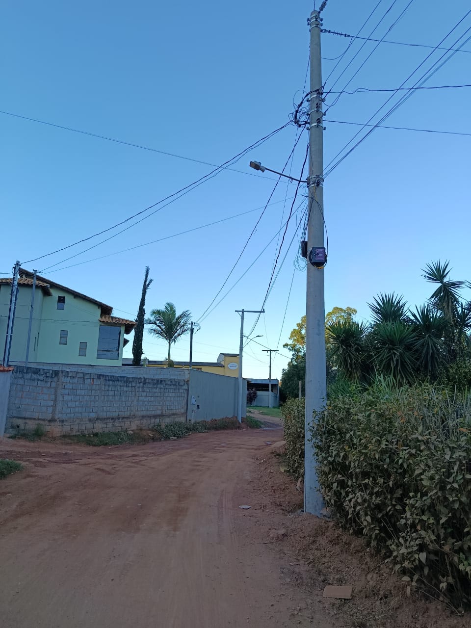 Prefeitura de Viçosa avança com obras de extensão elétrica em bairros e comunidades rurais