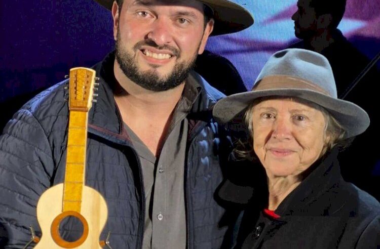 Músico de Viçosa vence prêmio de Melhor Violeiro em festival nacional