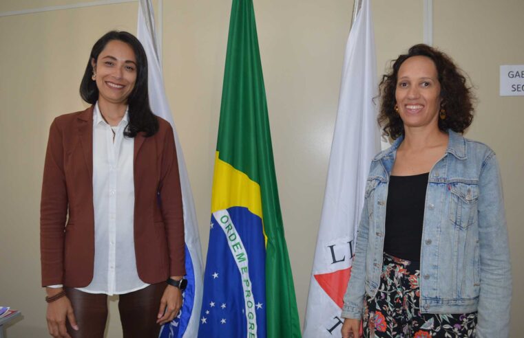 Viçosa discute programa de internacionalização com representante francesa