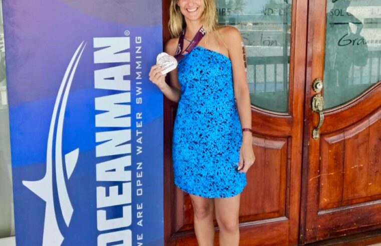 Professora da UFV conquista pódio em competição internacional de nado