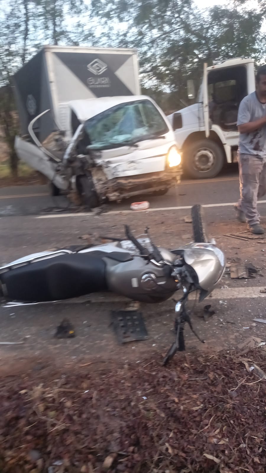 Colisão na rodovia Viçosa-Porto Firme envolve caminhões e motocicleta