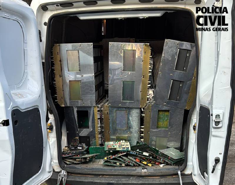 PCMG prende dupla por furtos de equipamentos de telefonia em Ubá