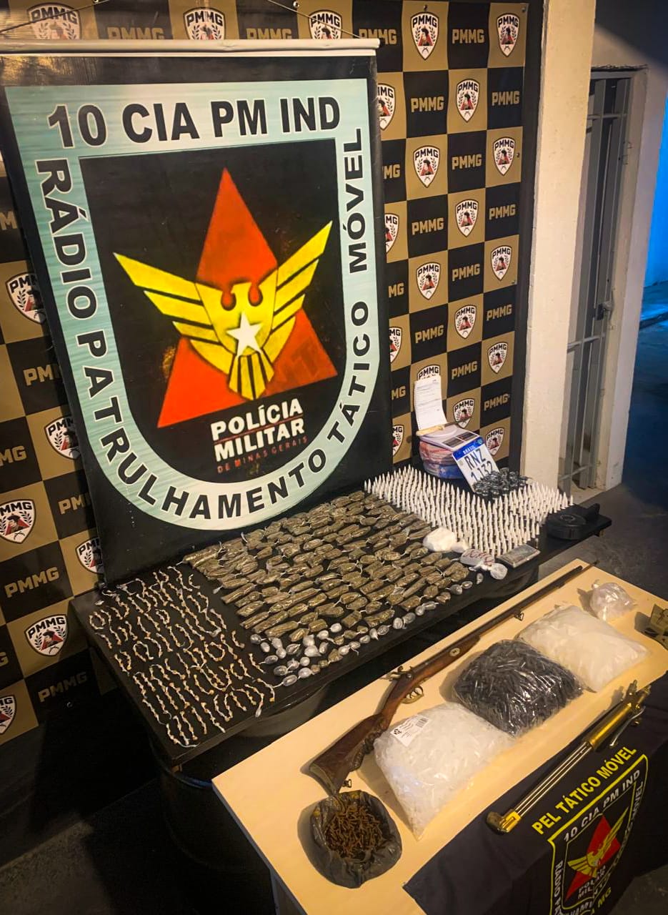 PM apreende grande quantidade de drogas e arma de fogo em Viçosa