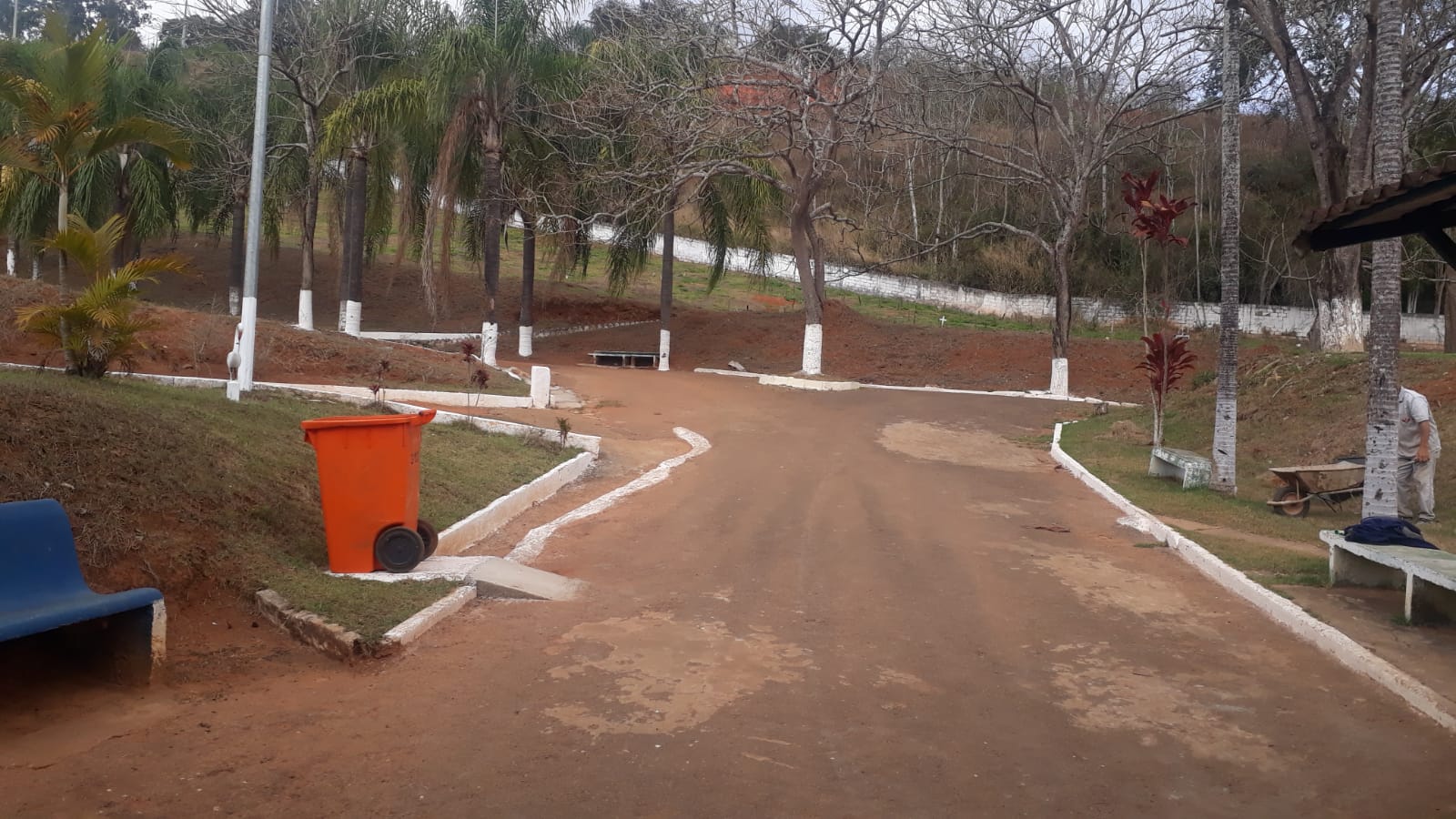 PMV realiza obras de manutenção em cemitérios