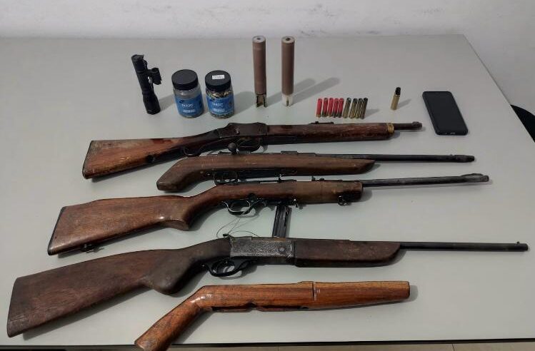 Teixeiras: Polícia Militar apreende armas, munições e prende suspeito por caça ilegal