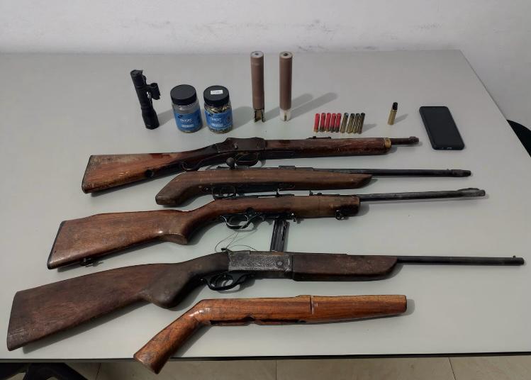 Teixeiras: Polícia Militar apreende armas, munições e prende suspeito por caça ilegal
