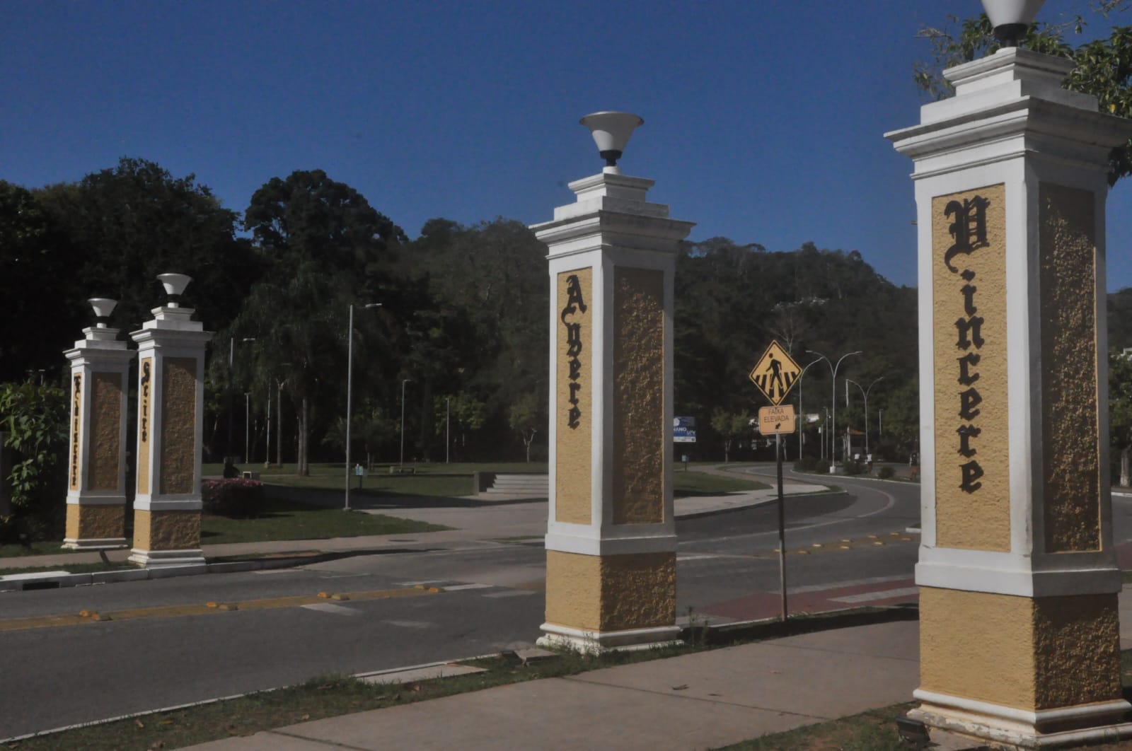 Acesso à UFV pela Via Lagos fica totalmente interditado nesta terça-feira (19)