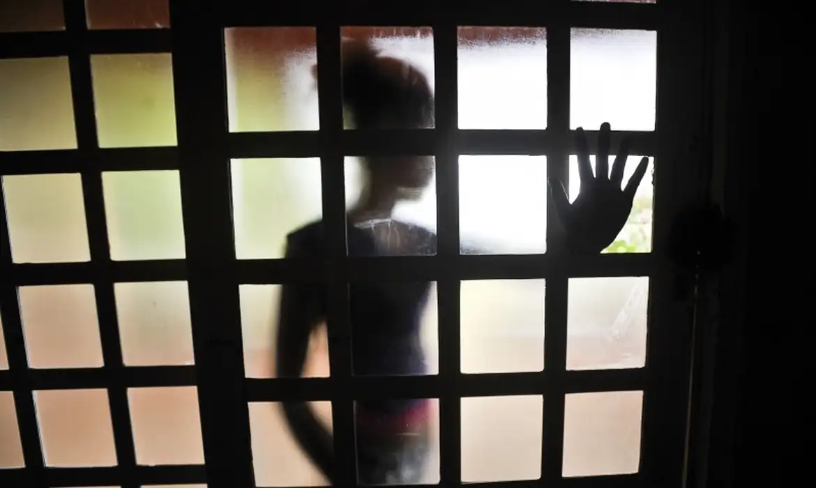 Viçosense denuncia abuso contra filha de 8 anos, autista não verbal, em Guanambi na Bahia