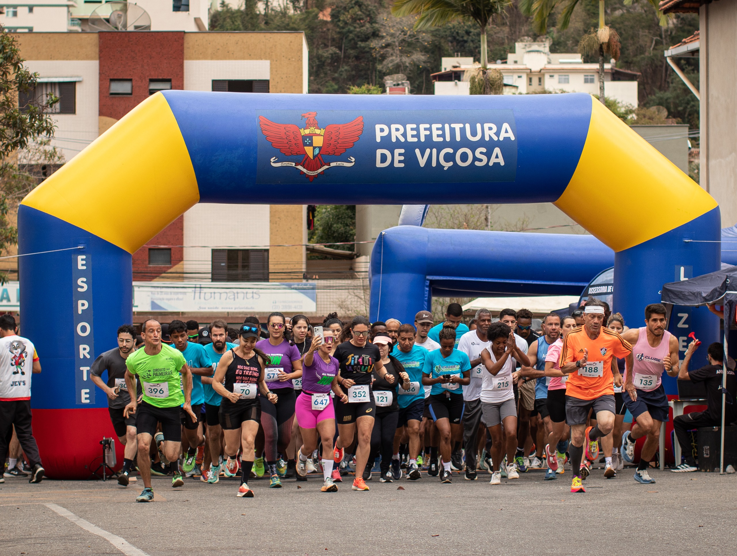 Corrida de Viçosa reúne mais de 400 atletas em celebração ao aniversário da cidade