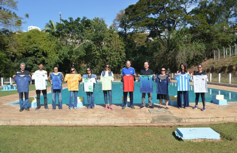 Estudantes da rede municipal recebem camisas esportivas em Viçosa