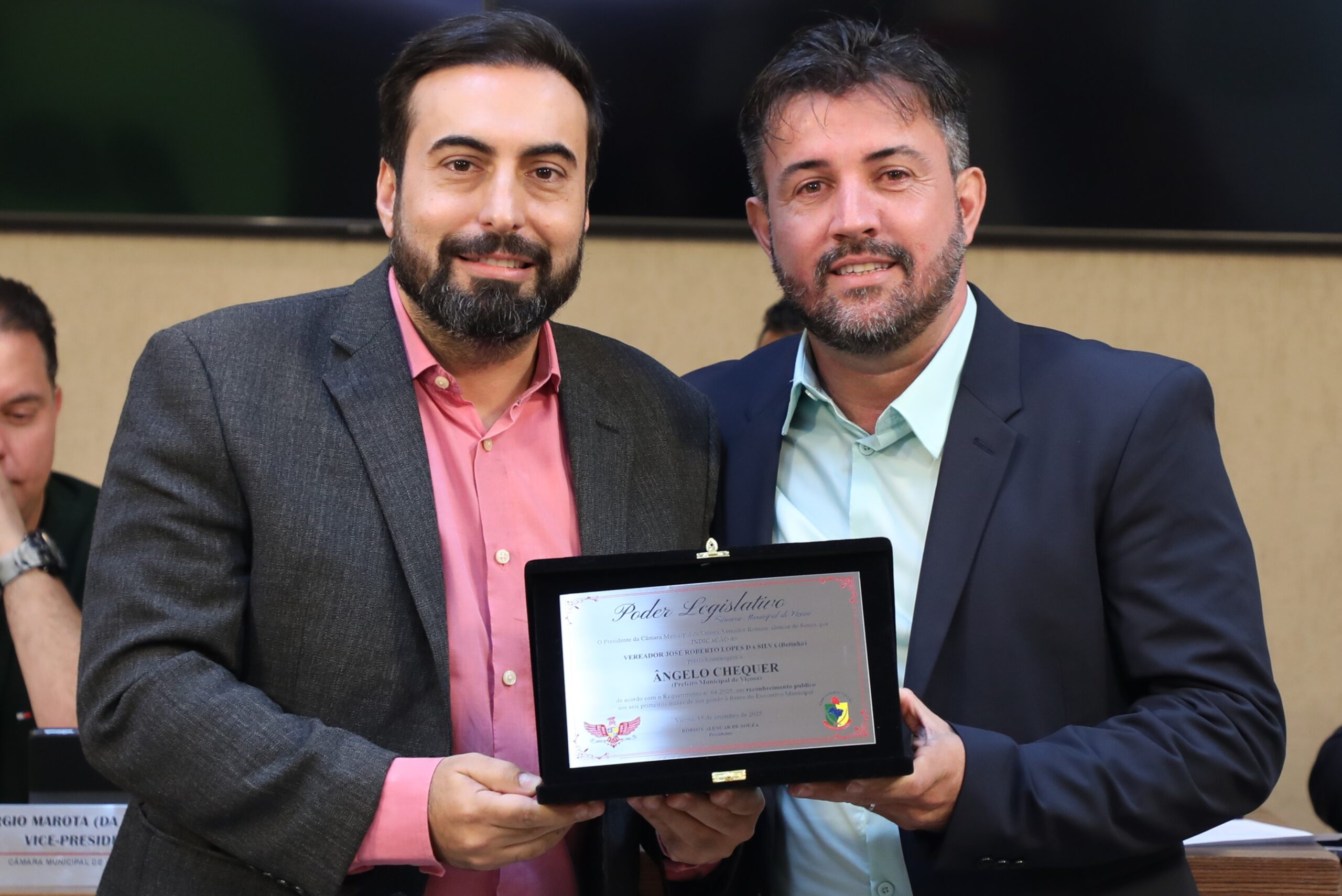 Câmara de Viçosa Homenageia Prefeito Ângelo Chequer por Início de Gestão