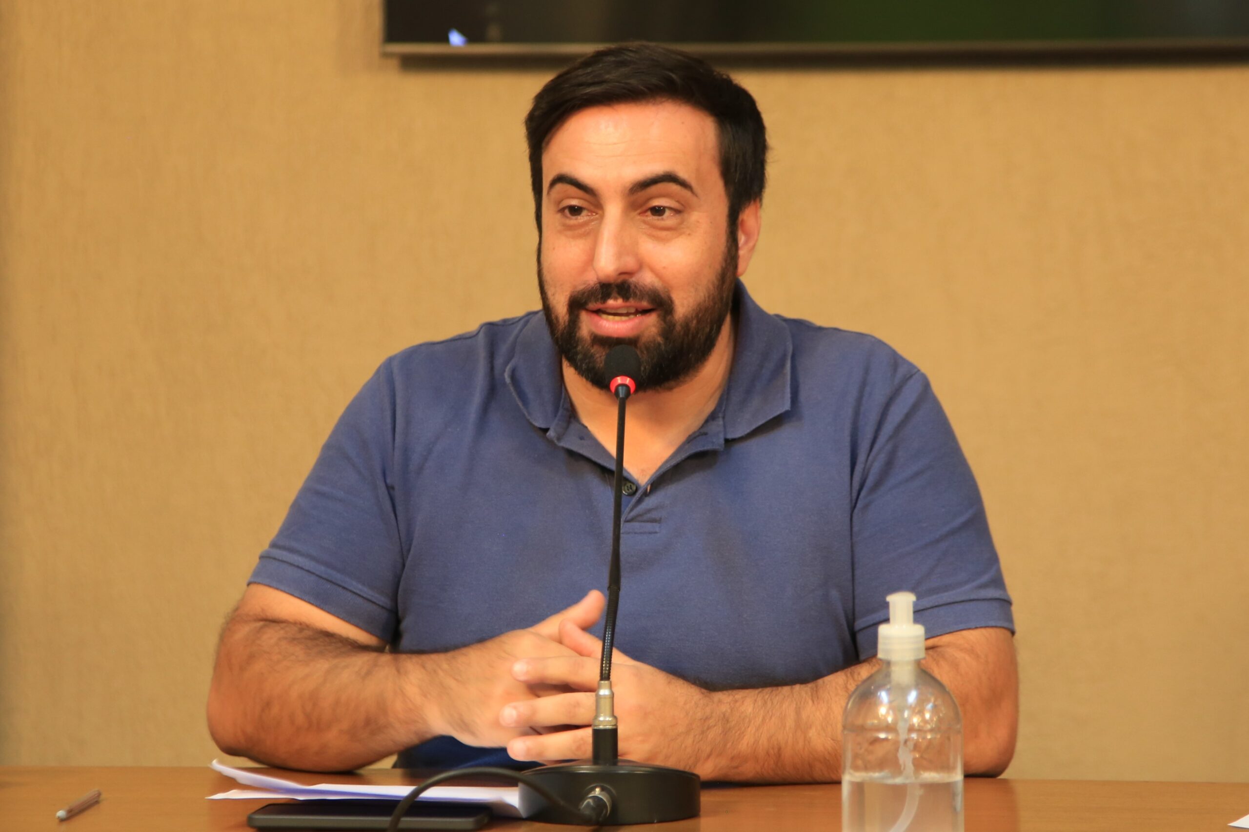 Prefeito Ângelo Chequer anuncia festas e explica aumento na taxa de lixo em entrevista a Rádio Montanhesa