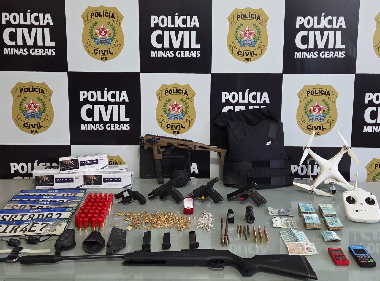 Ubá: Polícia Civil apreende armas, ouro e bens de R$ 1 milhão na operação Demeter